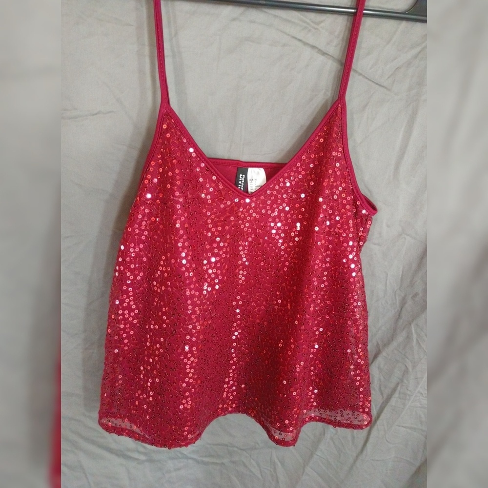 Sequin crop